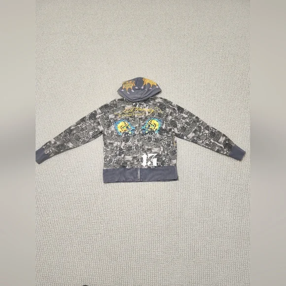 Ed Hardy Graphic Sweatshirt with Skull Design - Picture 5 of 13